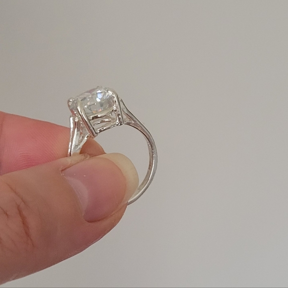 New 4ct Certified Moissanite Engagement Ring, size 7 - Picture 7 of 11